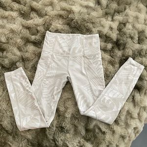 Athleta 3/4 Length Leggings XS